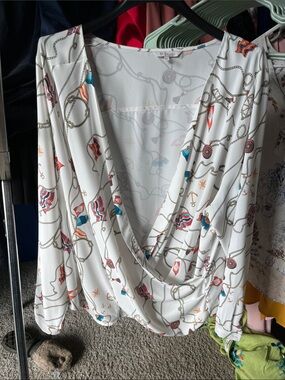 MS Mode - White Draped V-Neck Chain & Nautical Print Blouse